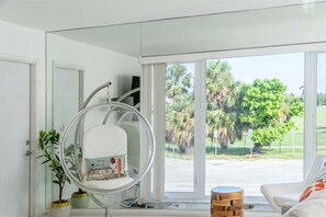 Interior - Golf Course Views - 2bd/2ba (Lake Worth)