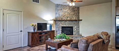 Apartment (3 Bedrooms) | Front of property