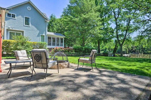 Waterfront Annapolis Cottage: Fire Pit & Pier
