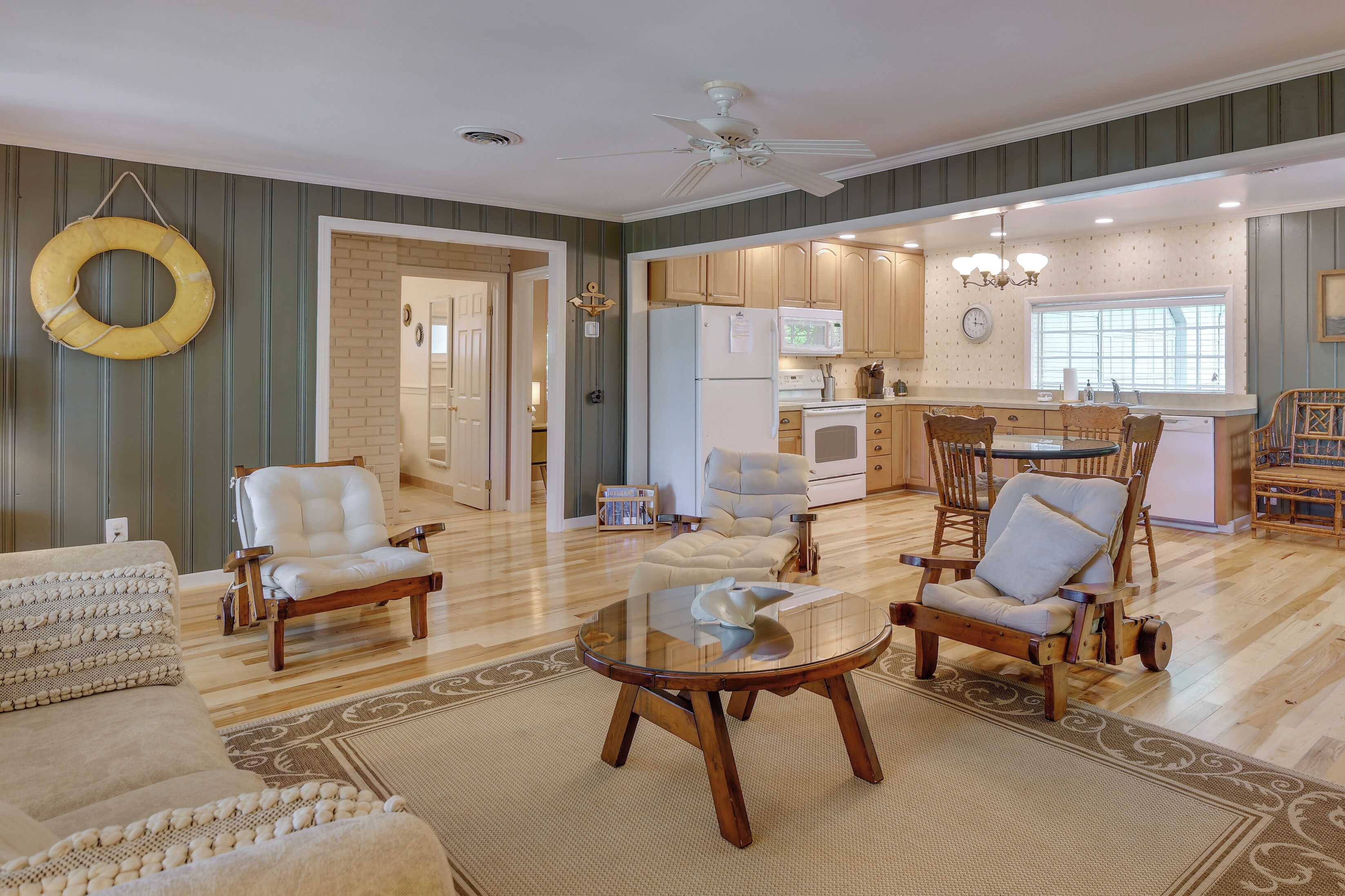 House (3 Bedrooms) | Interior