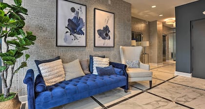Chic Condo w/ Balcony in the Heart of Annapolis!