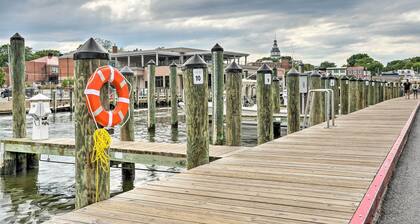 Chic Condo w/ Balcony in the Heart of Annapolis!