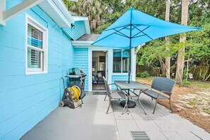 House (3 Bedrooms) | Interior - Beachy Isle of Palms Home: 1 Block to Coast! (Isle of Palms)
