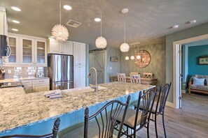 Apartment (3 Bedrooms) | Interior - Beachfront Port Aransas Condo w/ Ocean Views! (Port Aransas)