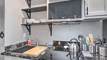 Apartment (0 Bedroom) | Interior