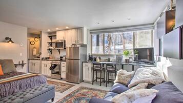 Apartment (0 Bedroom) | Interior