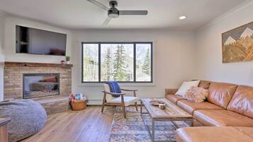 Apartment (2 Bedrooms) | Front of property