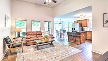 House (3 Bedrooms) | Front of property