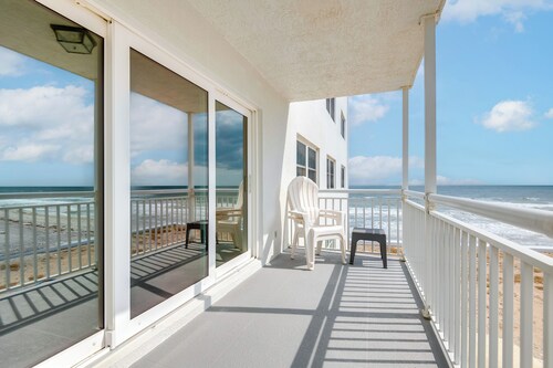 Direct Beach Access & View: Satellite Beach Condo!