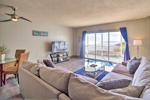 Interior - Direct Beach Access & View: Satellite Beach Condo! (Satellite Beach)