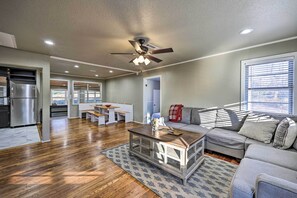 Interior - Fayetteville Vacation Rental - 2 Mi to Dtwn! (Fayetteville)