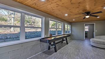 單棟房屋 (4 Bedrooms) | 內部