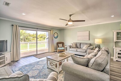 Sunny Edisto Island Duplex - Half Mile to Beach!