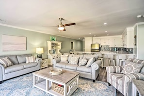 House (3 Bedrooms) | Interior