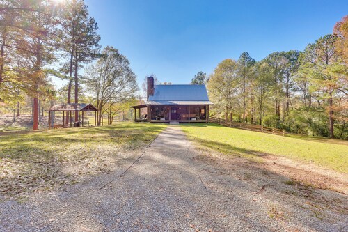 Cabin w/ Catch & Release Pond in Hueytown!