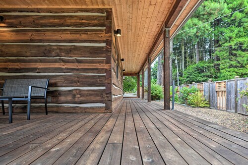 Quiet & Cozy Eureka Home Near Sequoia Park & Zoo!