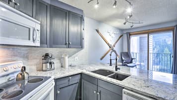 Apartment (0 Bedroom) | Interior