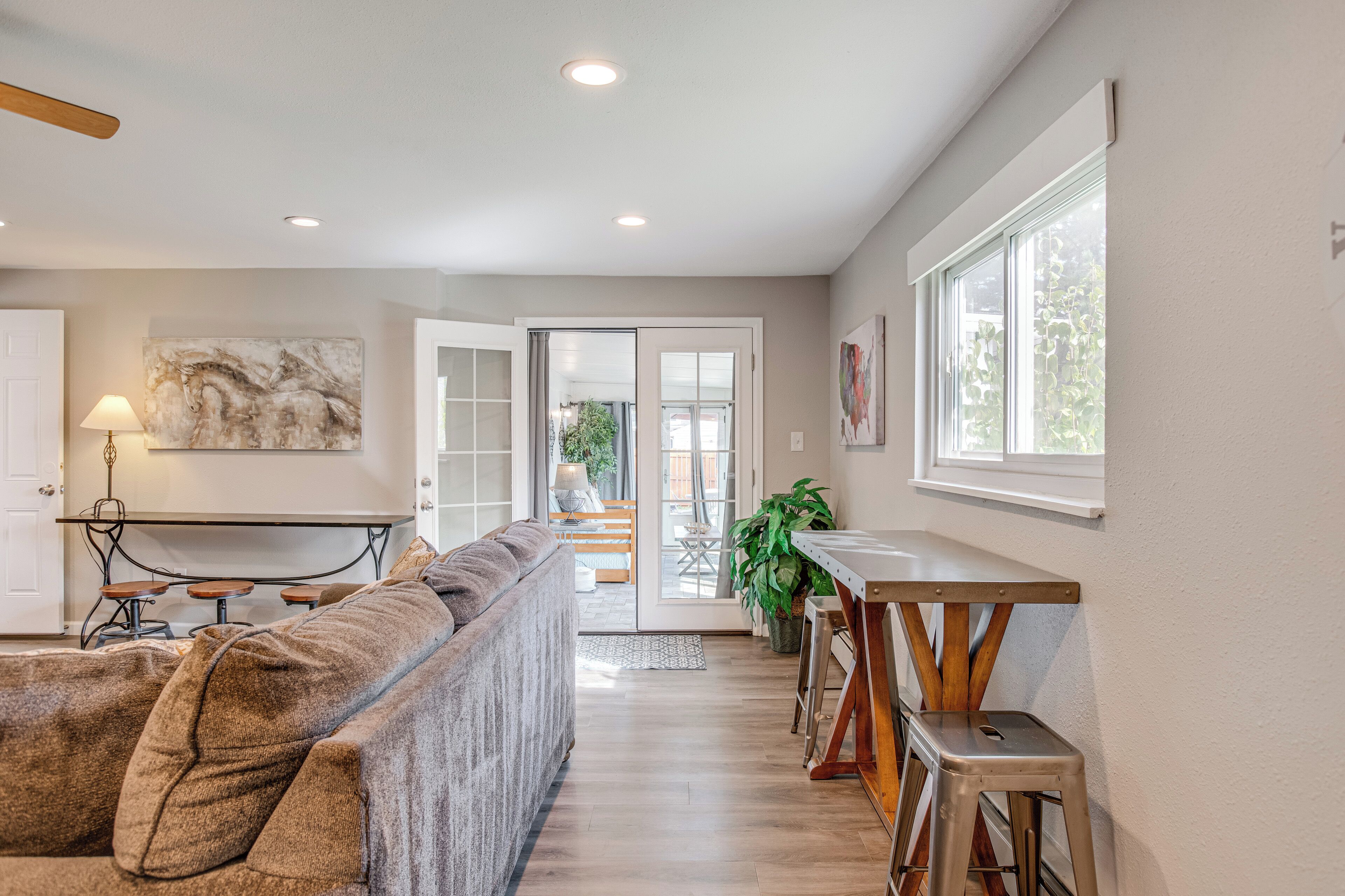 House (2 Bedrooms) | Interior