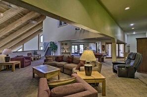 Apartment (4 Bedrooms) | Interior - Deck + Mtn View: Keystone Townhome Near Resort! (Keystone)