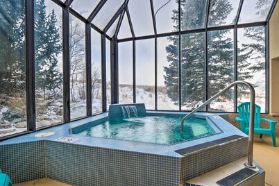 7 Mi to Keystone Resort: Condo w/ Hot Tub & Pool