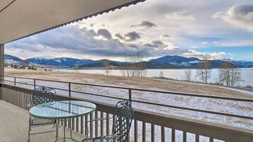 Apartment (2 Bedrooms) | Front of property