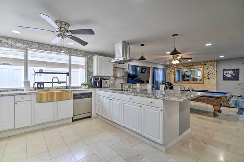 Home w/ Private Pool - Near Las Vegas Strip!