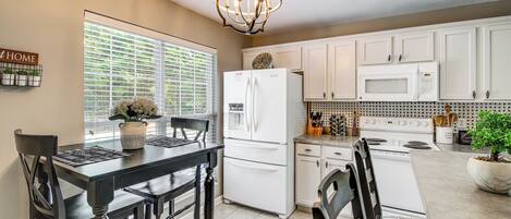 House (4 Bedrooms) | Interior