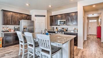 House (3 Bedrooms) | Interior