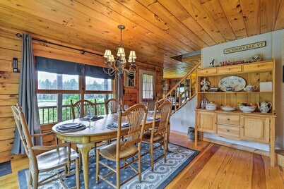 Jacksonville Cabin w/ Wraparound Deck & Views