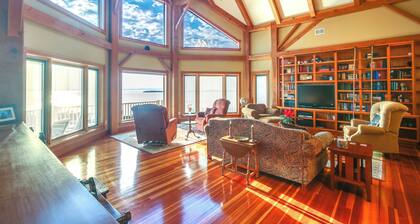 Waterfront Lake Champlain Home w/ Hot Tub & Sauna!