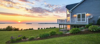 Waterfront Lake Champlain Home w/ Hot Tub & Sauna!