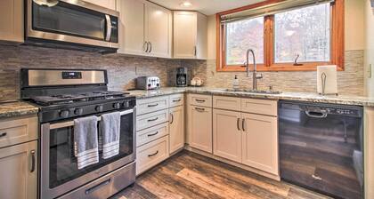 2-story Townhouse - 1 Mi to Killington Ski Area!