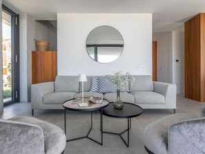 TV - Villa Selina - Three Bedroom Villa, Sleeps 7 (Hvar)