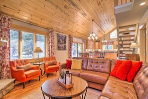 Interior - Luxury 4 BR Cabin: 2 King Suites on Shuttle Route (Winter Park)