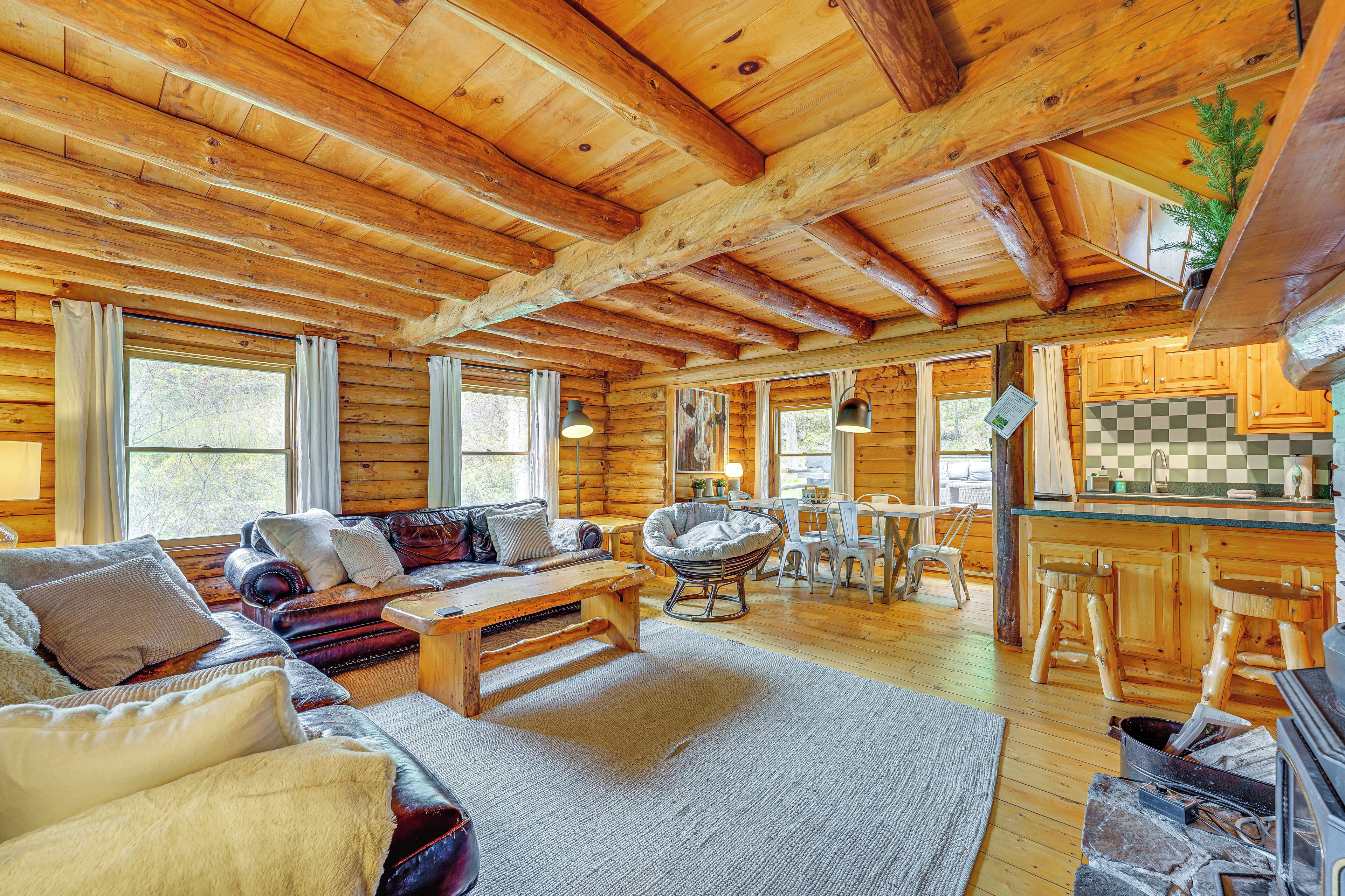 House (6 Bedrooms) | Interior