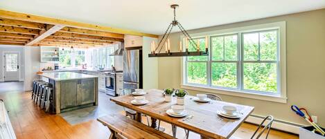 House (4 Bedrooms) | Interior