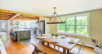 Pet-friendly House w/ Deck - 10 Mi to Stowe Mtn!