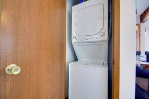 Apartment (2 Bedrooms) | Bahagian dalam