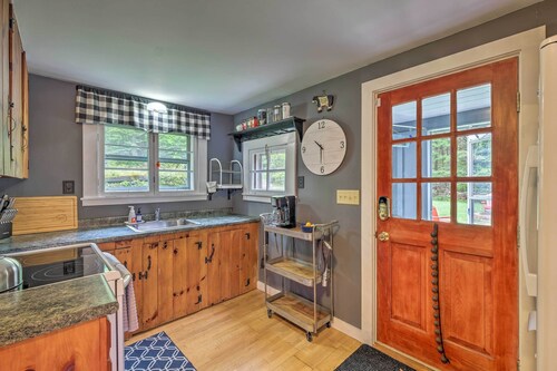 Charming Wilmington Cabin, 8 Mi. to Mt Snow!
