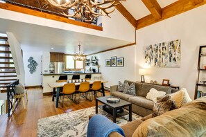 Interior - Elegant Vail Home - Walk to Booth Falls Trail (Vail)