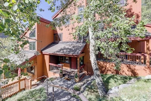 Unclassified image, 4 of 74, button - Elegant Vail Home - Walk to Booth Falls Trail (Vail)