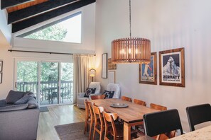 Apartment (3 Bedrooms) | Front of property - 'chillside Chalet' Modern West Vail Townhouse! (Vail)