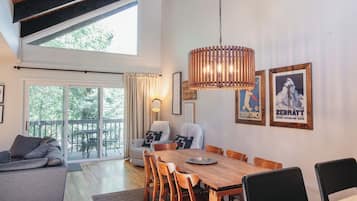 Apartment (3 Bedrooms) | Front of property