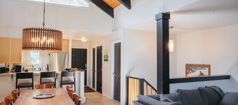 Chillside Chalet: Modern West Vail Townhouse!