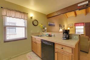 Apartment (1 Bedroom) | Interior - Condo w/ Grill Access: Close to Angel Fire Resort (Angel Fire)