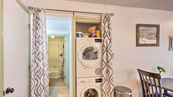 Apartment (1 Bedroom) | Bahagian dalam