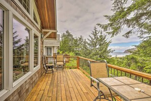 Apartment (3 Bedrooms) | Front of property