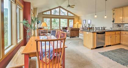 Spacious Family Townhome: Walk to Beach & Downtown