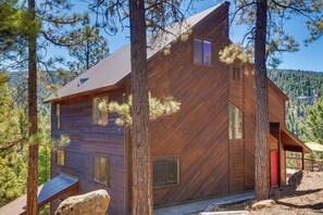 House (3 Bedrooms) | Interior - Roomy Angel Fire Home w/ Hot Tub, Sunroom & Views! (Angel Fire)