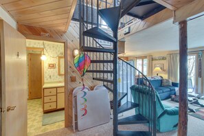 House (1 Bedroom) | Interior - Serene Lakefront Baileys Harbor Home w/ Deck! (Baileys Harbor)